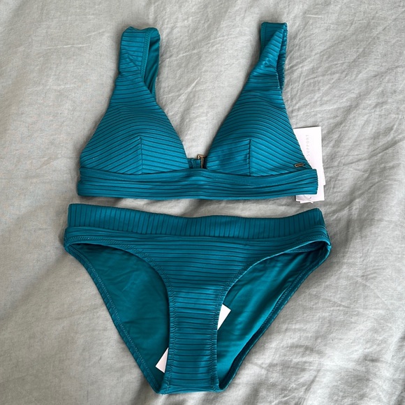 Other - Rip Curl deep V bikini in Jade size S/M NWT